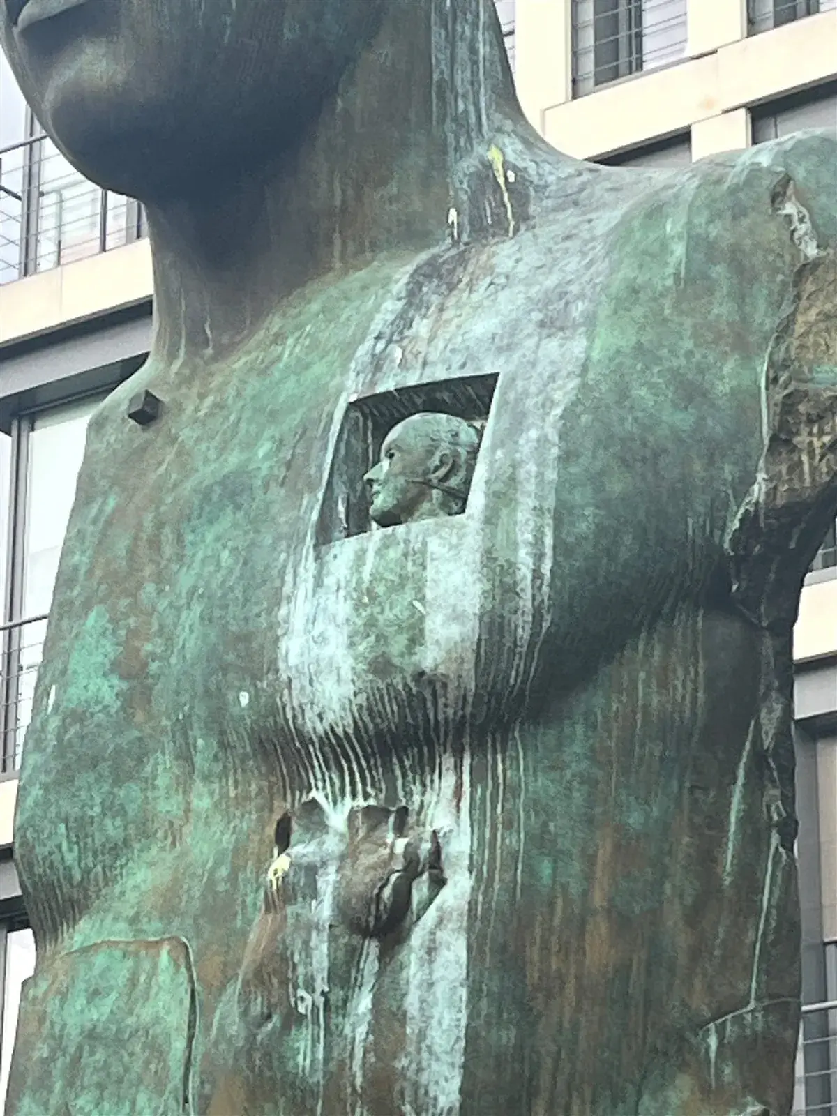 Grande Toscano detail — Igor Mitoraj, Aleksandra face within chest