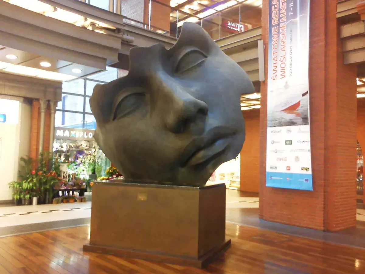 Tsuki-no-hikari by Igor Mitoraj at Stary Browar, Poznań