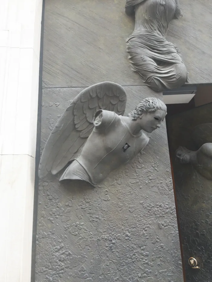 Anielskie Drzwi — Mitoraj bronze doors, Jesuit Church Warsaw, full view