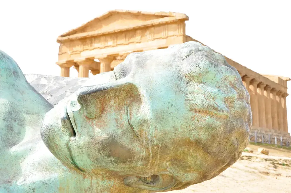 Icaro (Icarus) by Igor Mitoraj at the Temple of Concordia, Valley of the Temples, Agrigento